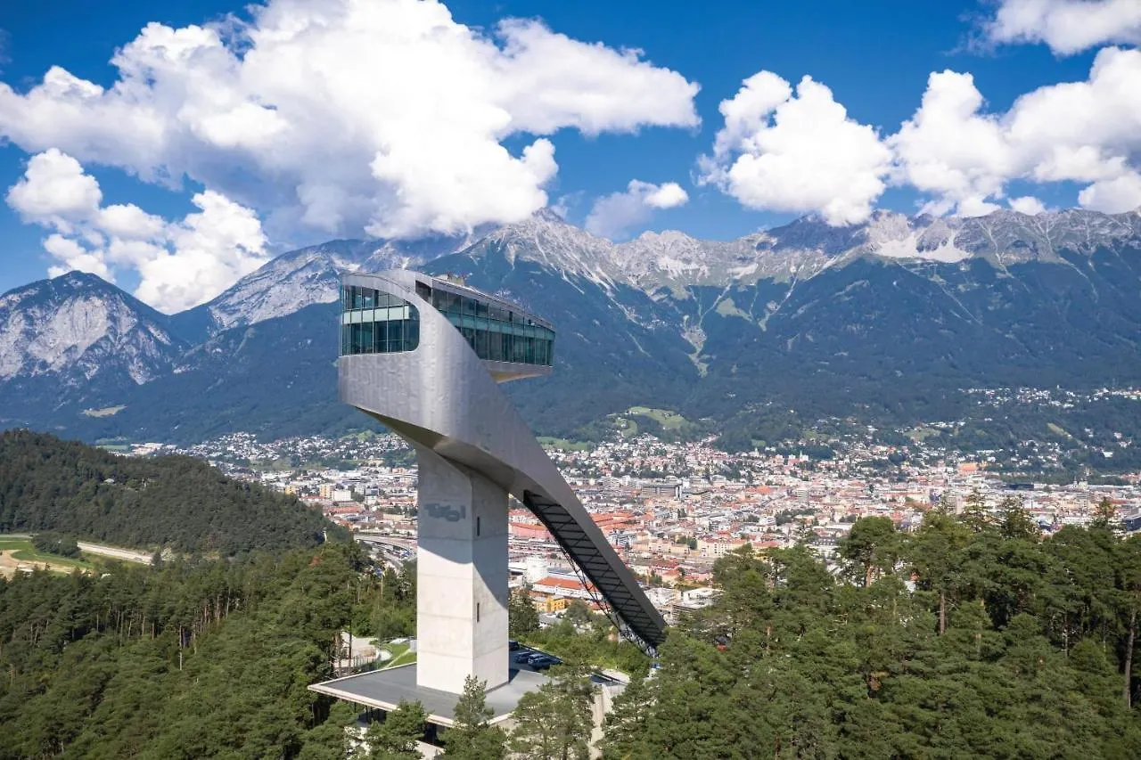 Big Place In City Center With Parking Innsbruck